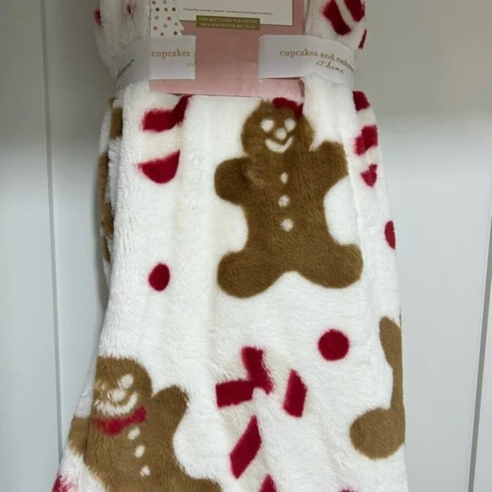 NWT - Super Plush Reversible Gingerbread Throw